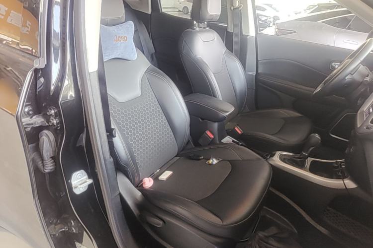 Used Jeep Compass 2020 220T Automatic Leading Edition Right Front Seat