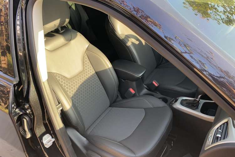 Used Jeep Compass 2020 220T Automatic Leading Edition Right Front Seat