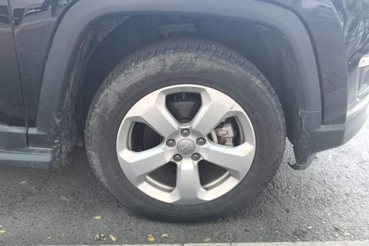 Used Jeep Compass 2020 220T Automatic Elite Edition Right Front Wheel Hub