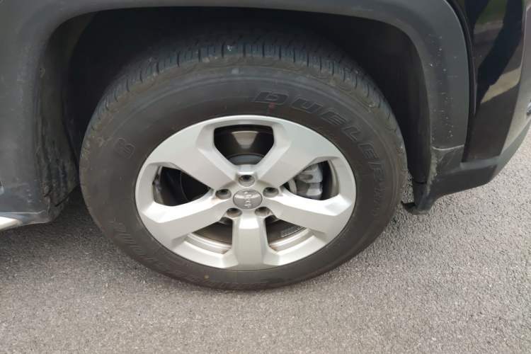 Used Jeep Compass 2020 220T Automatic Elite Edition Right Front Wheel Hub