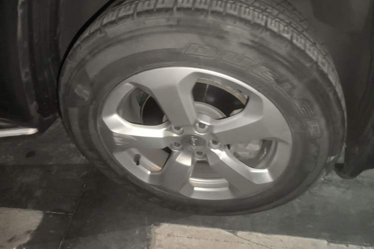 Used Jeep Compass 2020 220T Automatic Leading Edition Right Front Wheel Hub
