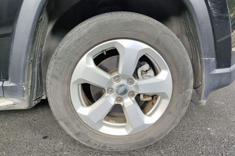 Used Jeep Compass 2020 220T Automatic Elite Edition Right Front Wheel Hub