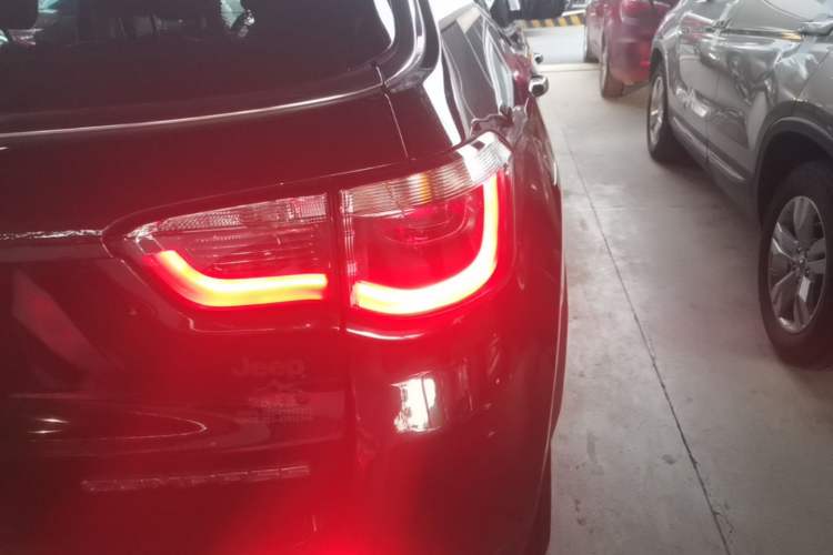 Used Jeep Compass 2020 220T Automatic Leading Edition Right Rear Taillight