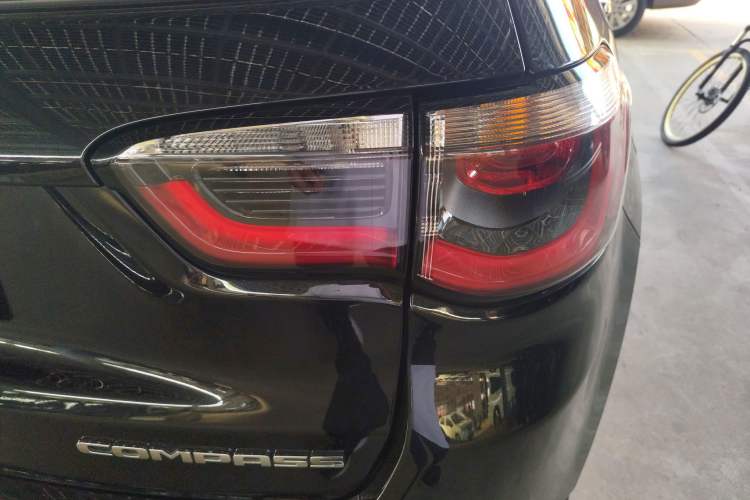 Used Jeep Compass 2020 220T Automatic Leading Edition Right Rear Taillight