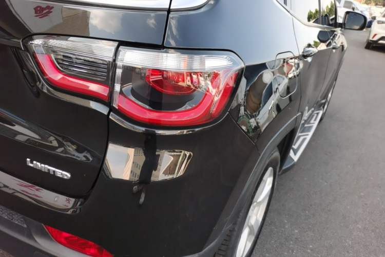 Used Jeep Compass 2020 220T Automatic Leading Edition Right Rear Taillight