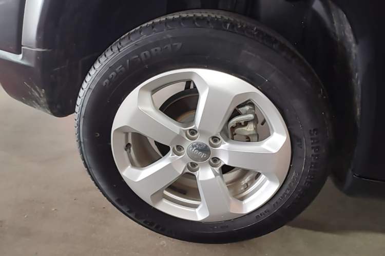 Used Jeep Compass 2020 220T Automatic Leading Edition Right Rear Wheel Hub
