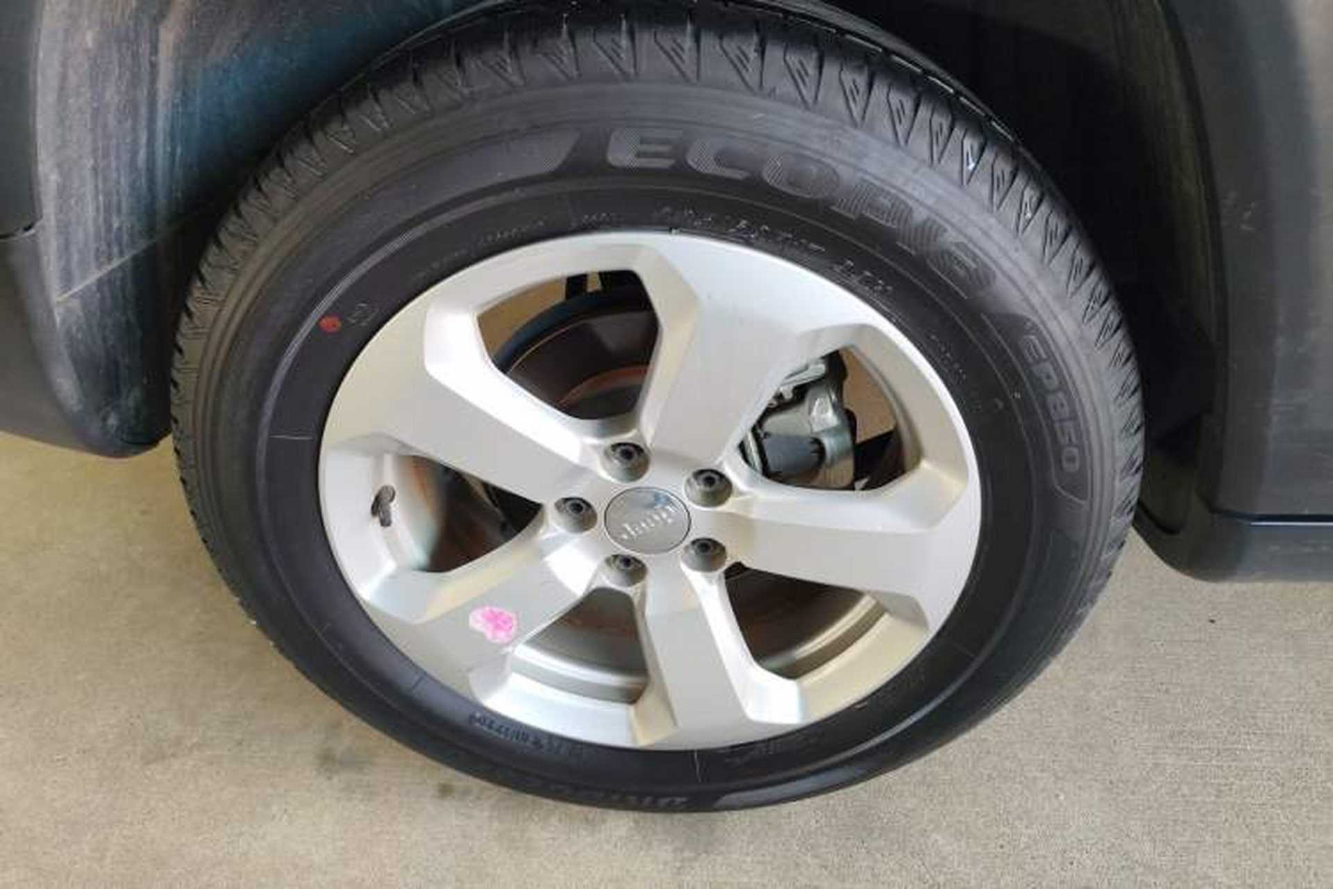 Used Jeep Compass 2020 220T Automatic Leading Edition Right Rear Wheel Hub