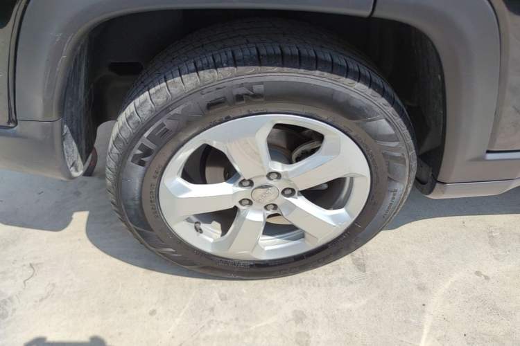Used Jeep Compass 2020 220T Automatic Elite Edition Right Rear Wheel Hub
