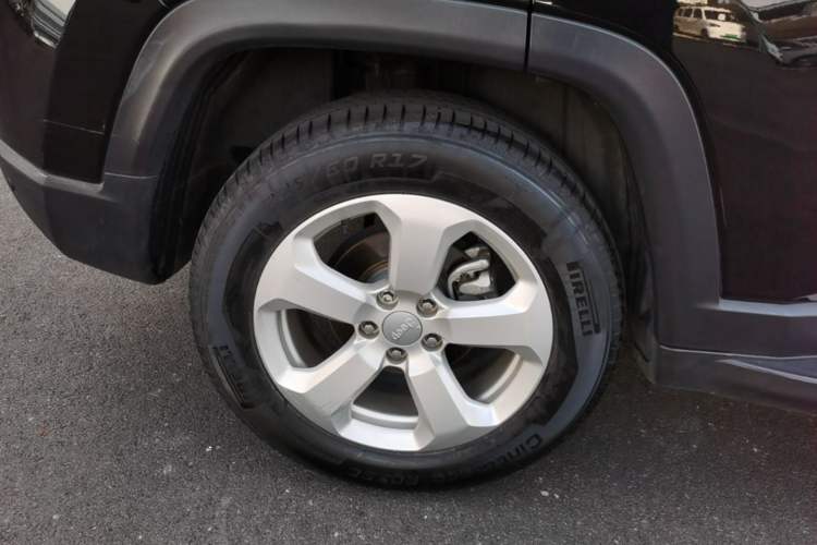 Used Jeep Compass 2020 220T Automatic Leading Edition Right Rear Wheel Hub