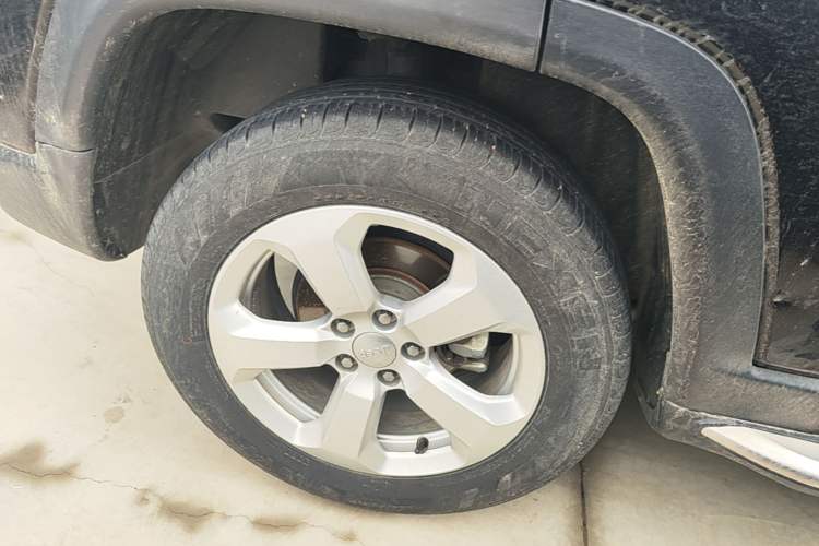 Used Jeep Compass 2020 220T Automatic Leading Edition Right Rear Wheel Hub