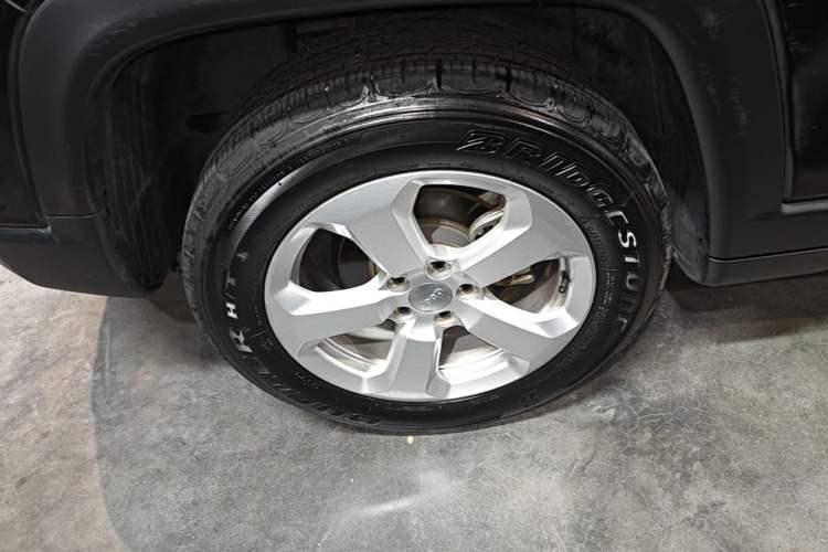 Used Jeep Compass 2020 220T Automatic Leading Edition Right Rear Wheel Hub