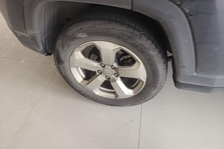Used Jeep Compass 2020 220T Automatic Leading Edition Right Rear Wheel Hub