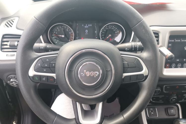 Used Jeep Compass 2020 220T Automatic Leading Edition Steering Wheel