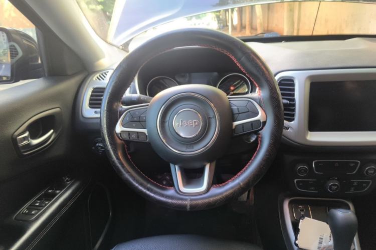 Used Jeep Compass 2020 220T Automatic Leading Edition Steering Wheel