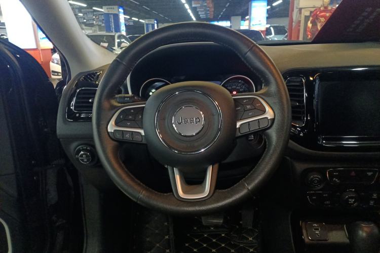 Used Jeep Compass 2020 220T Automatic Elite Edition Steering Wheel