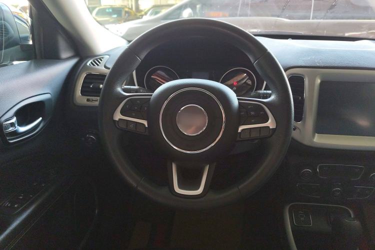 Used Jeep Compass 2020 220T Automatic Leading Edition Steering Wheel