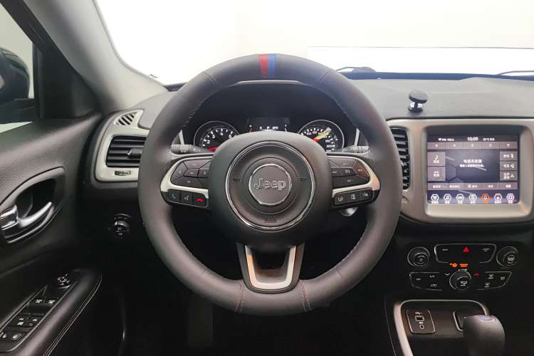 Used Jeep Compass 2020 220T Automatic Leading Edition Steering Wheel