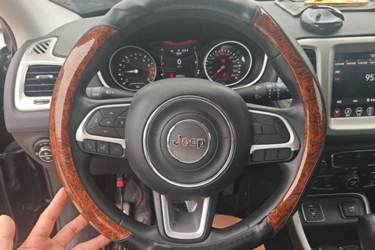 Used Jeep Compass 2020 220T Automatic Leading Edition Steering Wheel
