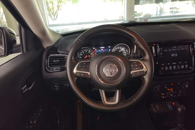 Used Jeep Compass 2020 220T Automatic Elite Edition Steering Wheel