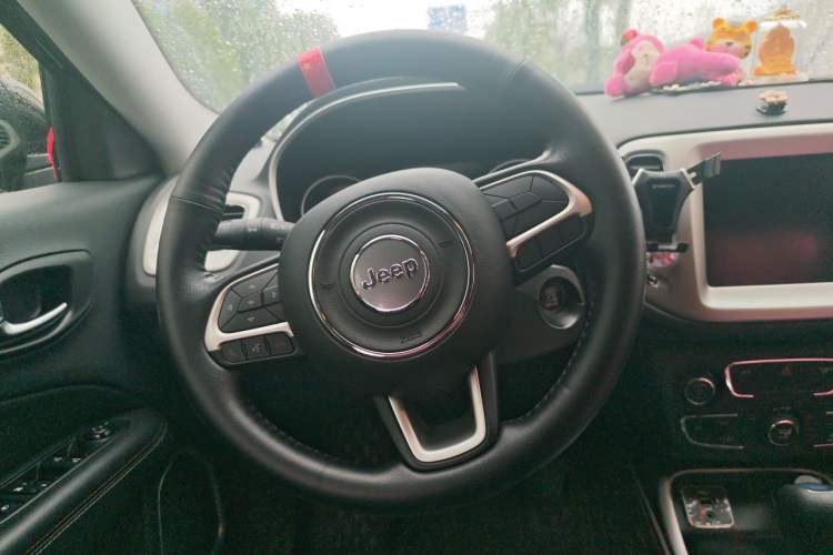Used Jeep Compass 2020 220T Automatic Leading Edition Steering Wheel