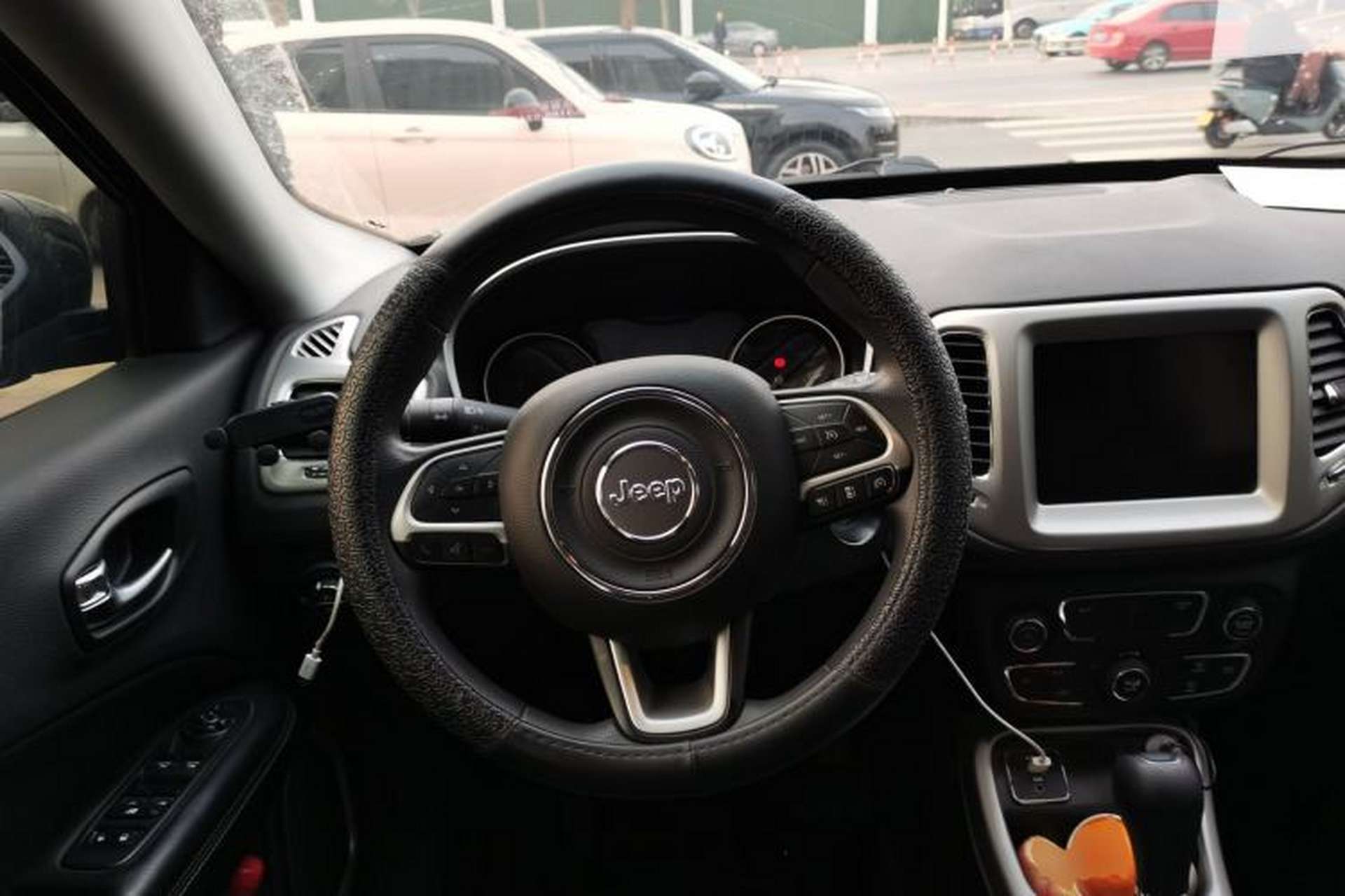Used Jeep Compass 2020 220T Automatic Leading Edition Steering Wheel