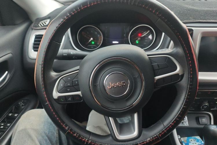 Used Jeep Compass 2020 220T Automatic Leading Edition Steering Wheel