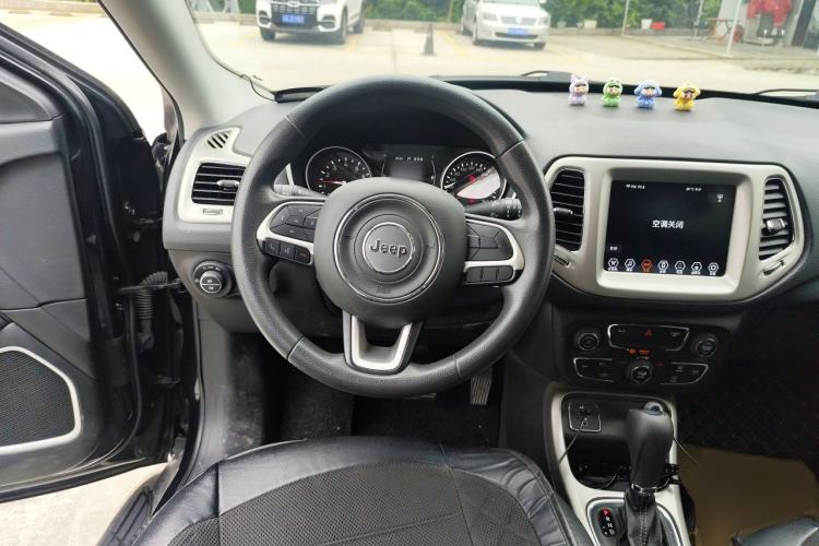 Used Jeep Compass 2020 220T Automatic Leading Edition Steering Wheel