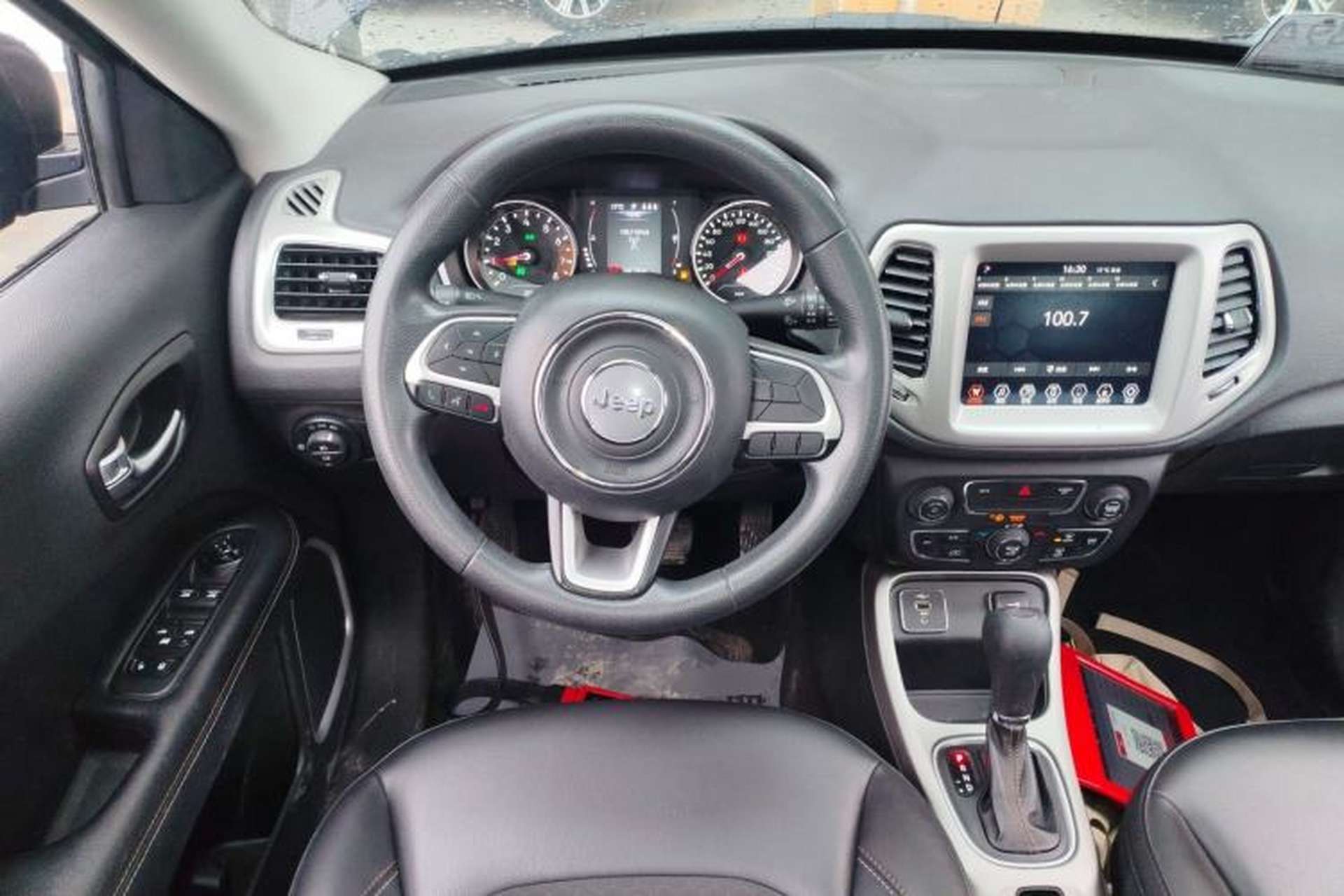 Used Jeep Compass 2020 220T Automatic Leading Edition Steering Wheel