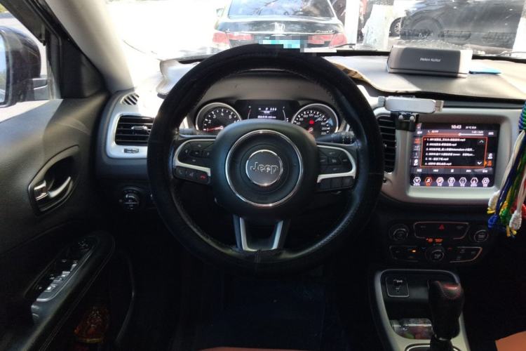 Used Jeep Compass 2020 220T Automatic Leading Edition Steering Wheel