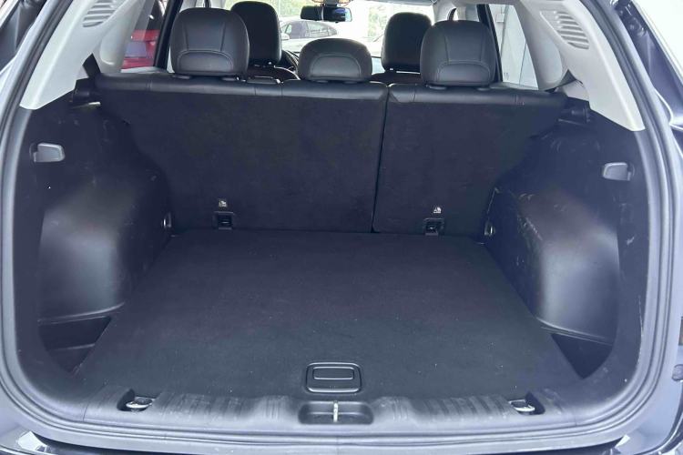 Used Jeep Compass 2020 220T Automatic Elite Edition Trunk