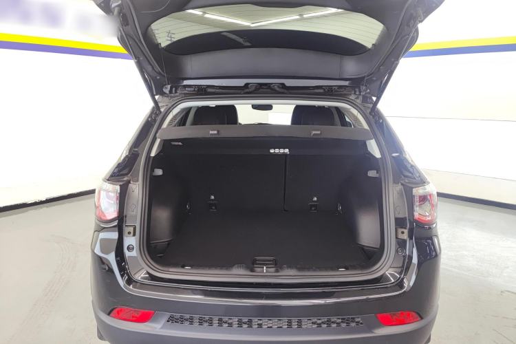 Used Jeep Compass 2020 220T Automatic Leading Edition Trunk