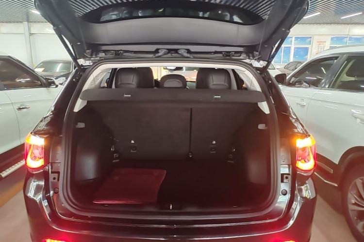 Used Jeep Compass 2020 220T Automatic Leading Edition Trunk