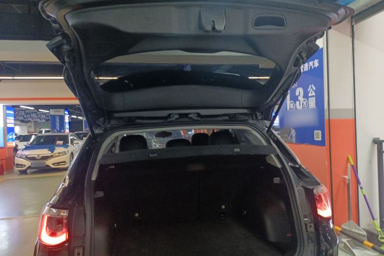Used Jeep Compass 2020 220T Automatic Elite Edition Trunk
