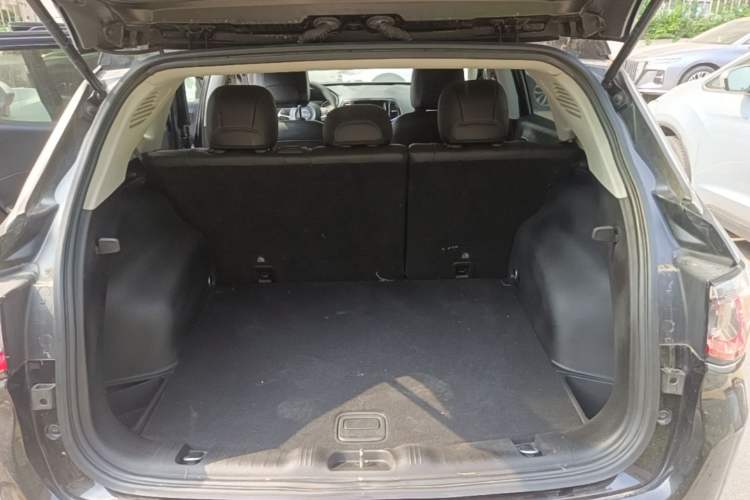 Used Jeep Compass 2020 220T Automatic Elite Edition Trunk