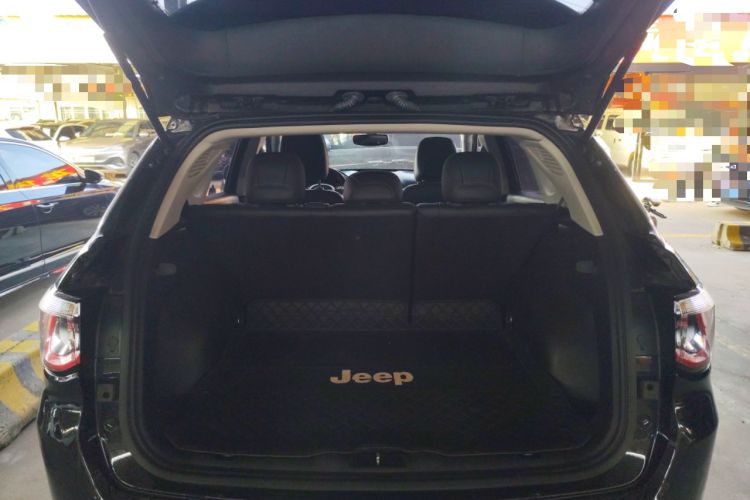 Used Jeep Compass 2020 220T Automatic Leading Edition Trunk
