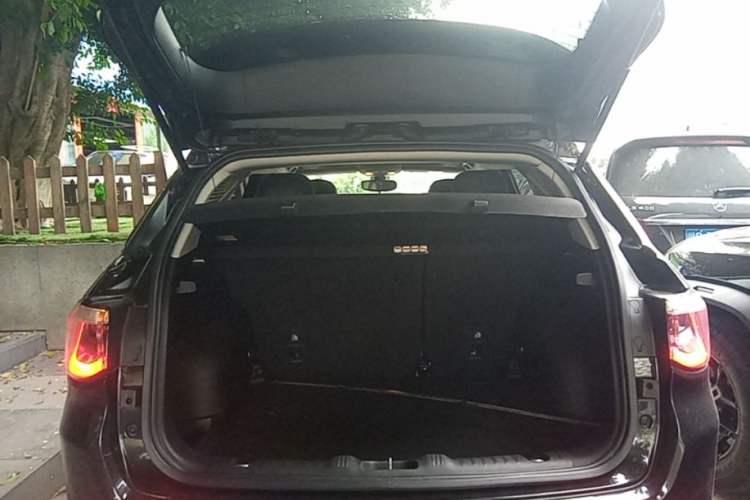 Used Jeep Compass 2020 220T Automatic Elite Edition Trunk