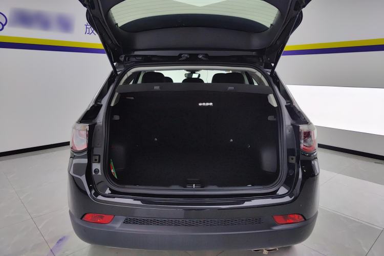 Used Jeep Compass 2020 220T Automatic Elite Edition Trunk