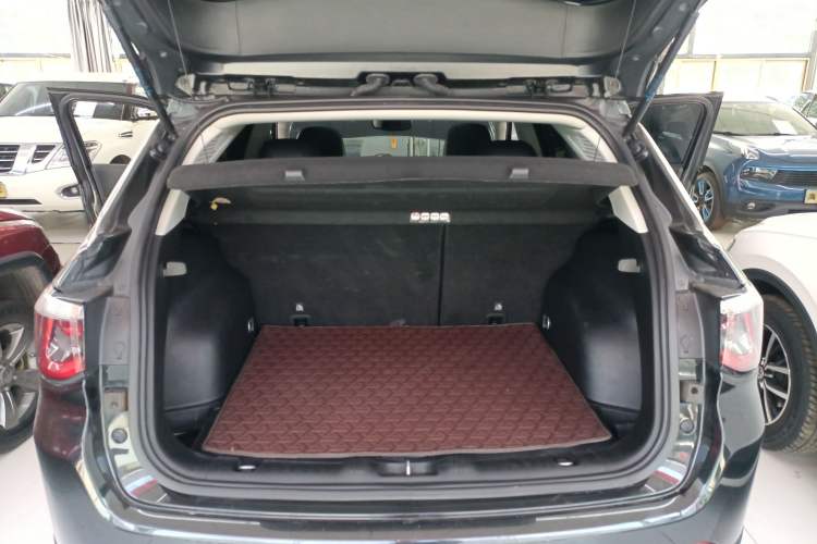 Used Jeep Compass 2020 220T Automatic Elite Edition Trunk