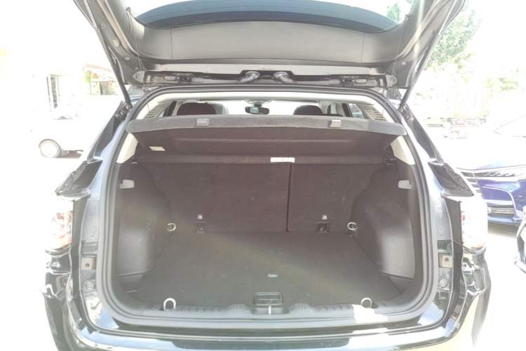 Used Jeep Compass 2020 220T Automatic Elite Edition Trunk