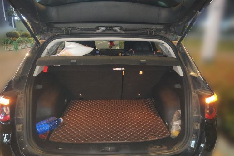 Used Jeep Compass 2020 220T Automatic Leading Edition Trunk