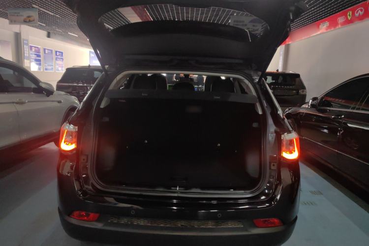 Used Jeep Compass 2020 220T Automatic Elite Edition Trunk