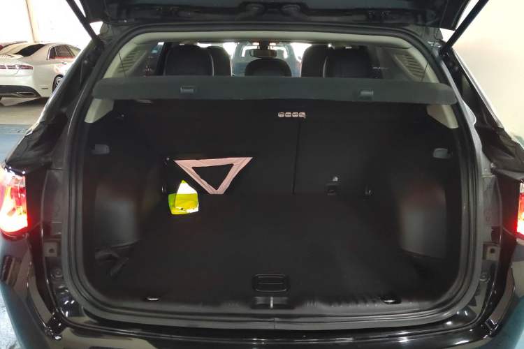 Used Jeep Compass 2020 220T Automatic Elite Edition Trunk