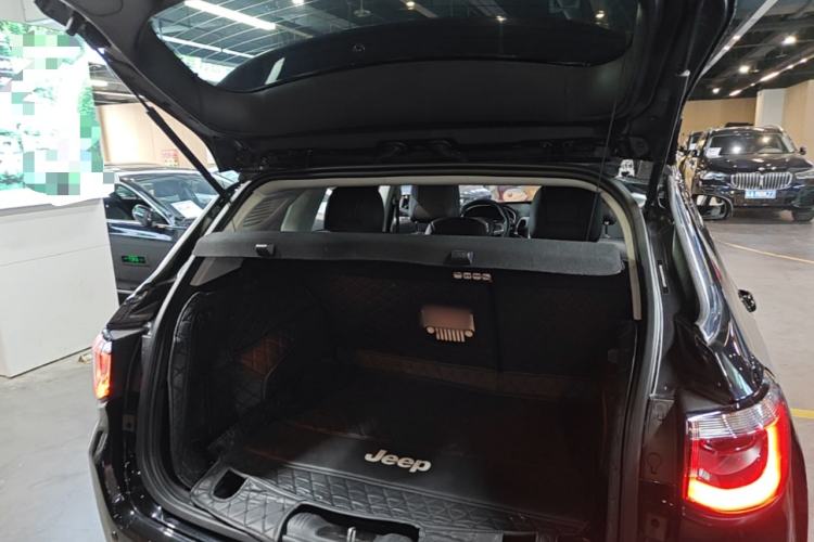 Used Jeep Compass 2020 220T Automatic Leading Edition Trunk
