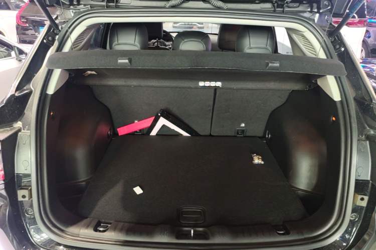 Used Jeep Compass 2020 220T Automatic Elite Edition Trunk