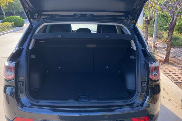 Used Jeep Compass 2020 220T Automatic Leading Edition Trunk
