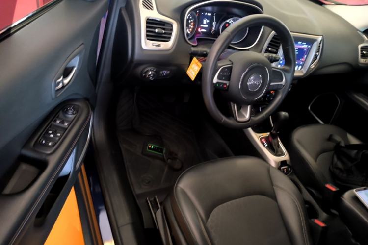 Used Jeep Compass 2020 220T Automatic Leading Edition Driver Seat