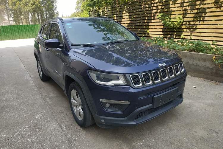 Used Jeep Compass 2020 220T Automatic Leading Edition Front Right 45 Deg
