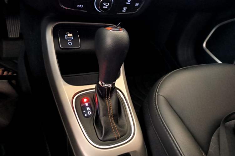 Used Jeep Compass 2020 220T Automatic Leading Edition Gear Lever