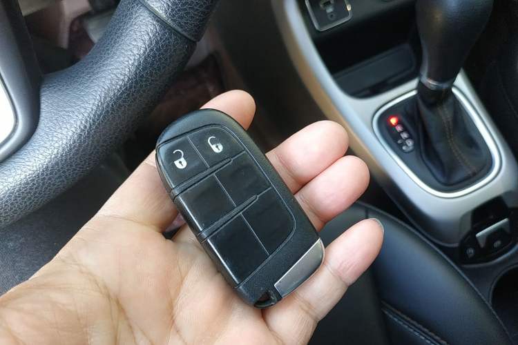 Used Jeep Compass 2020 220T Automatic Leading Edition Interior 1