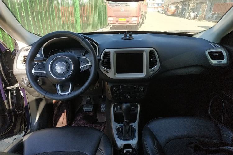 Used Jeep Compass 2020 220T Automatic Leading Edition Interior 2